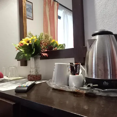 Hotel Elvira 2*