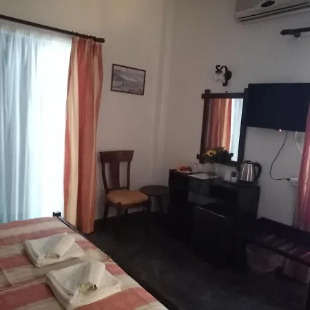 Elvira Hotel 2*